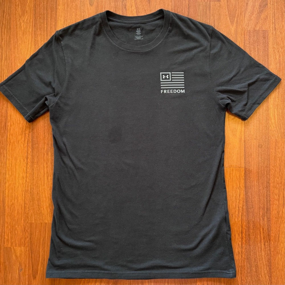 Under Armour Freedom Flag T-Shirt Mens Small Black Graphic Tee